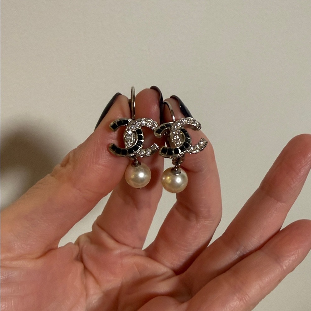 Chanel drop earrings